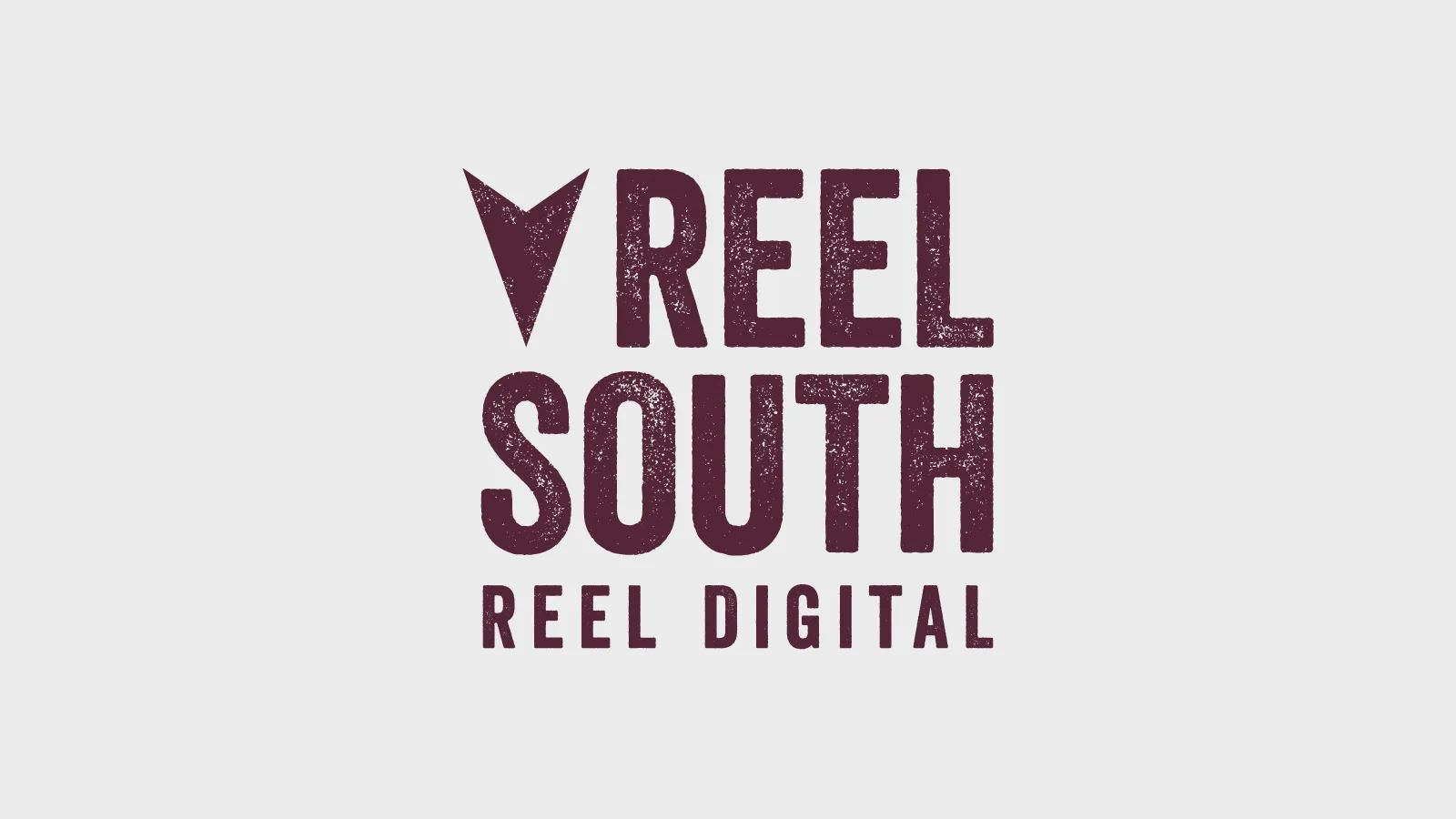 Reel South Reel Digital marron logo on white